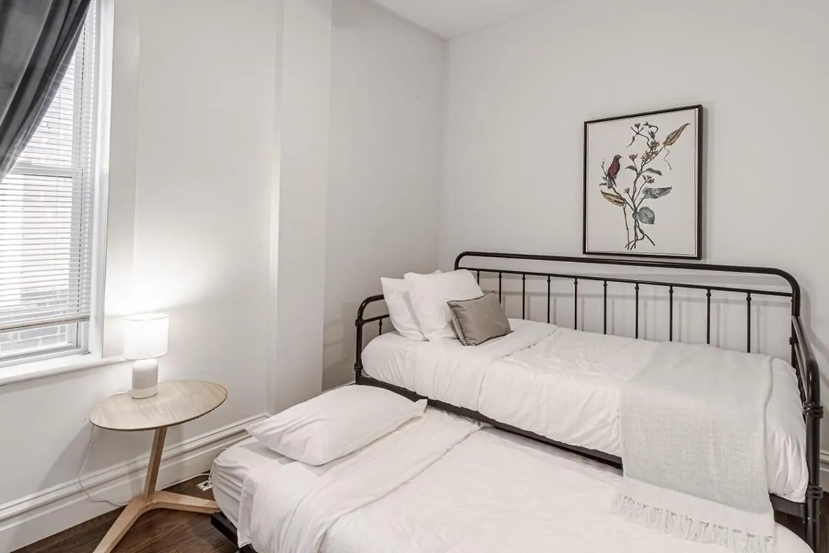 Prázdninový dům Ann Avenue 3Br St Louis Home With Games And Free Parking Saint Louis USA